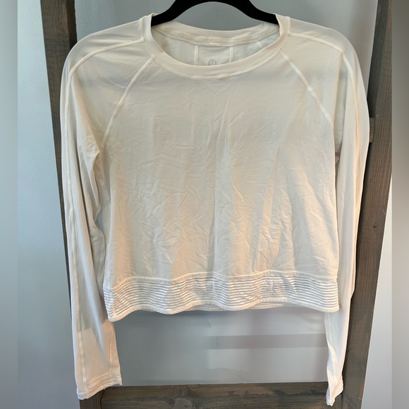 Lululemon workout top - Picture 1 of 5